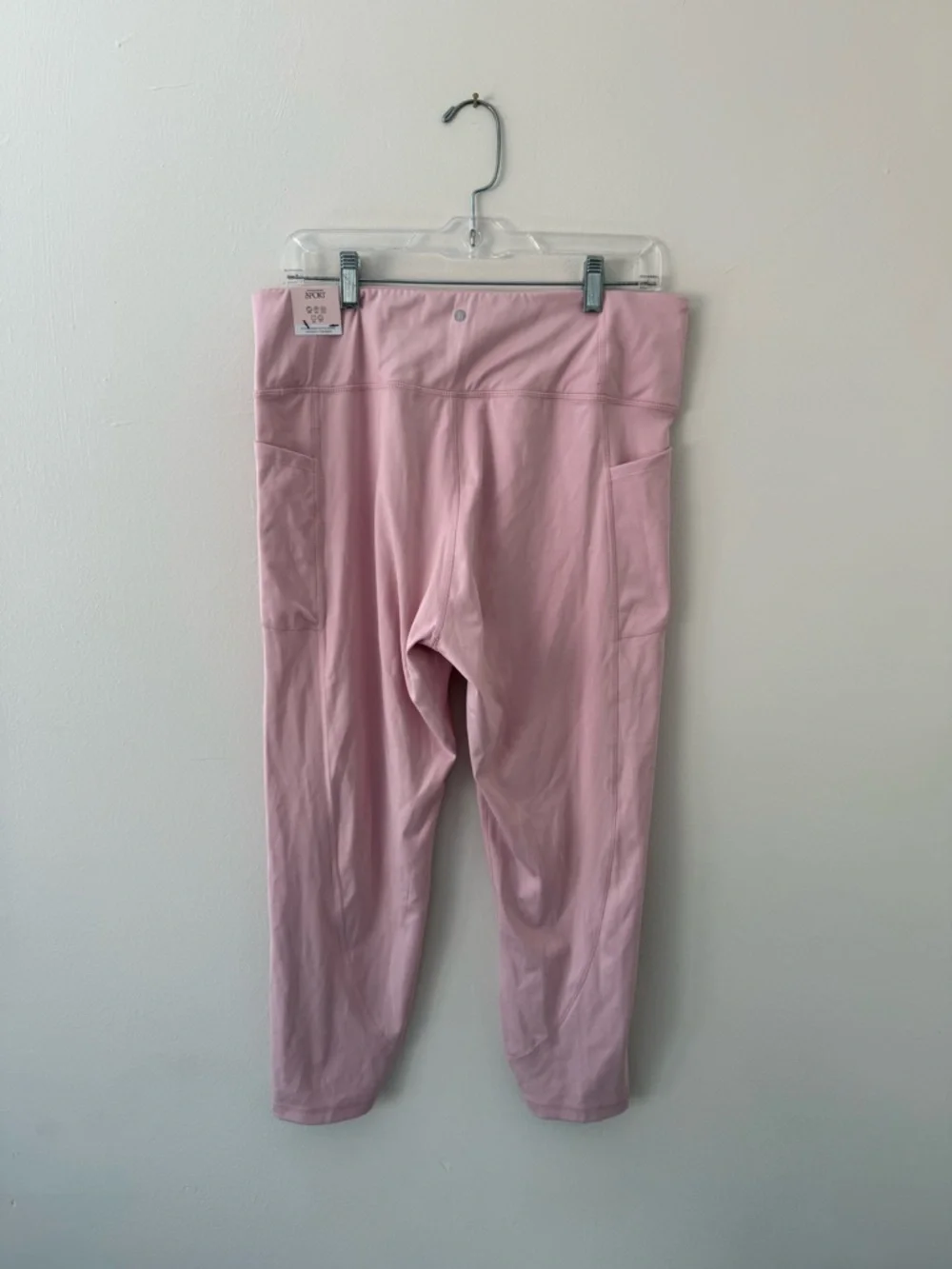 Victoria's Secret VSX Essential
High Rise Pocket Legging Sz XL
Chalk Rose - NWT - Picture 11 of 14